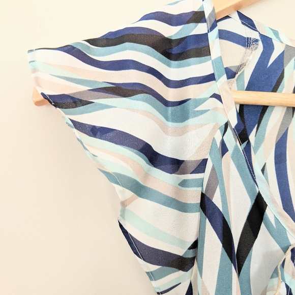 Banana Republic Ruffled Top - Picture 3 of 4